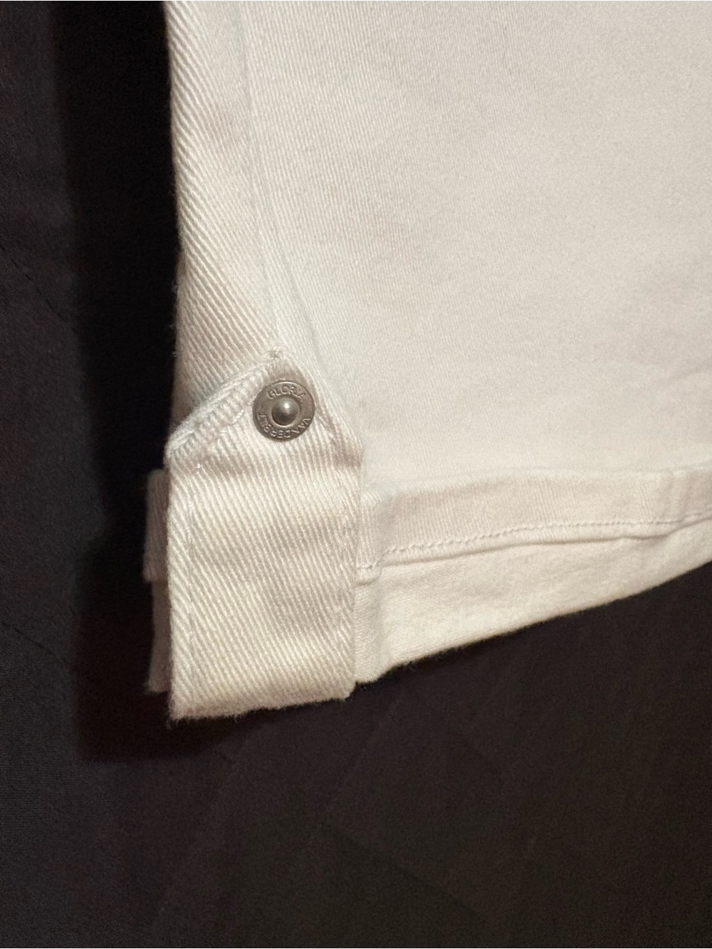Gloria Vanderbilt White Bermuda Shorts #2010 - Picture 3 of 7
